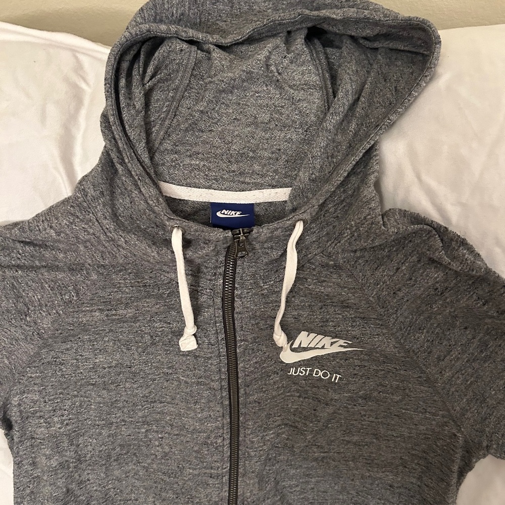 Men’s Nike Sweatshirt